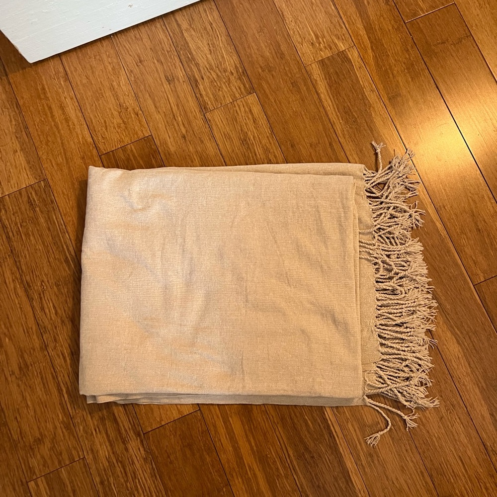 Blanket Scarf neutral beige/cream